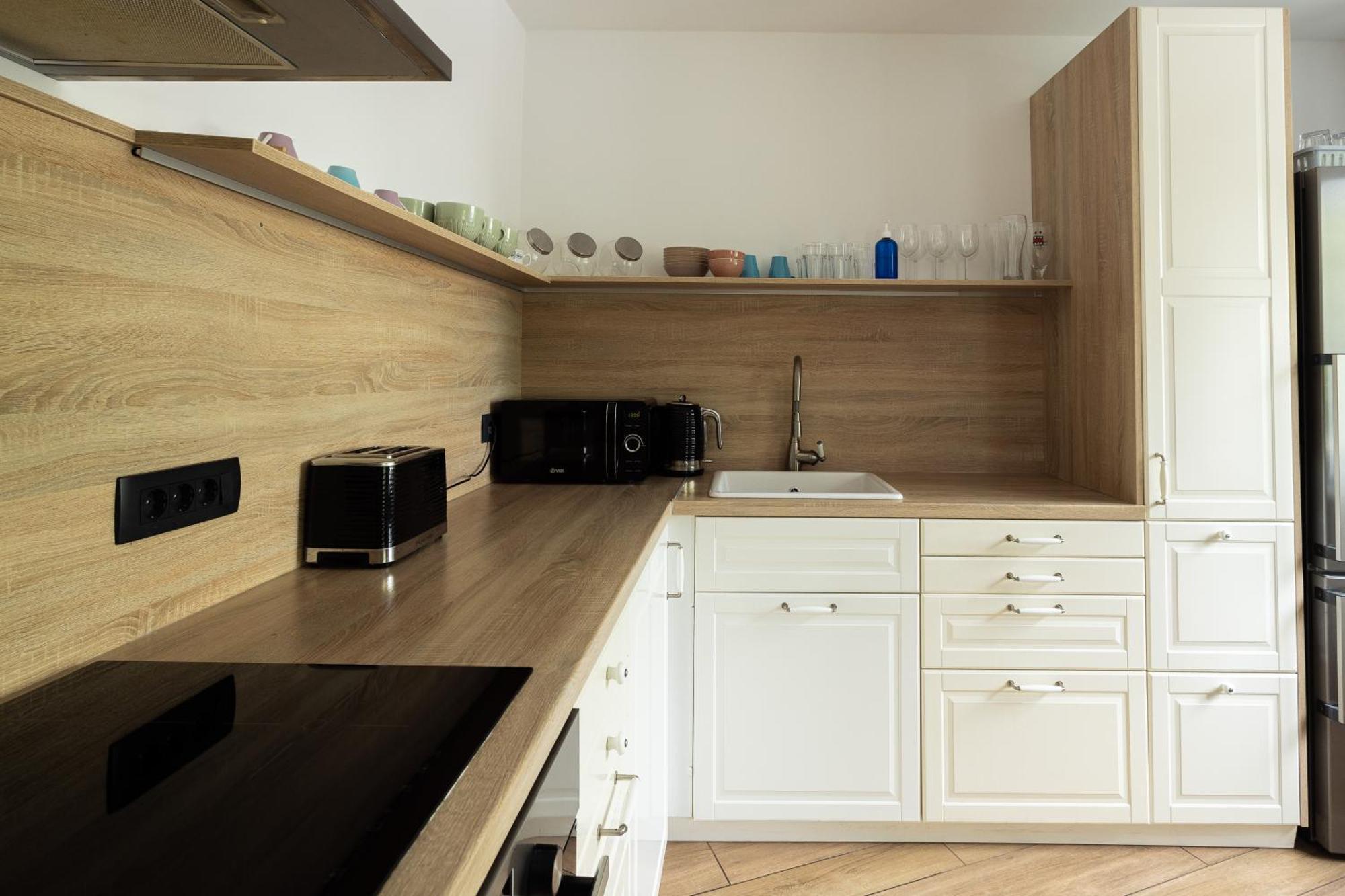 Large Two Bedroom Family App - Free Parking * Ljubljana